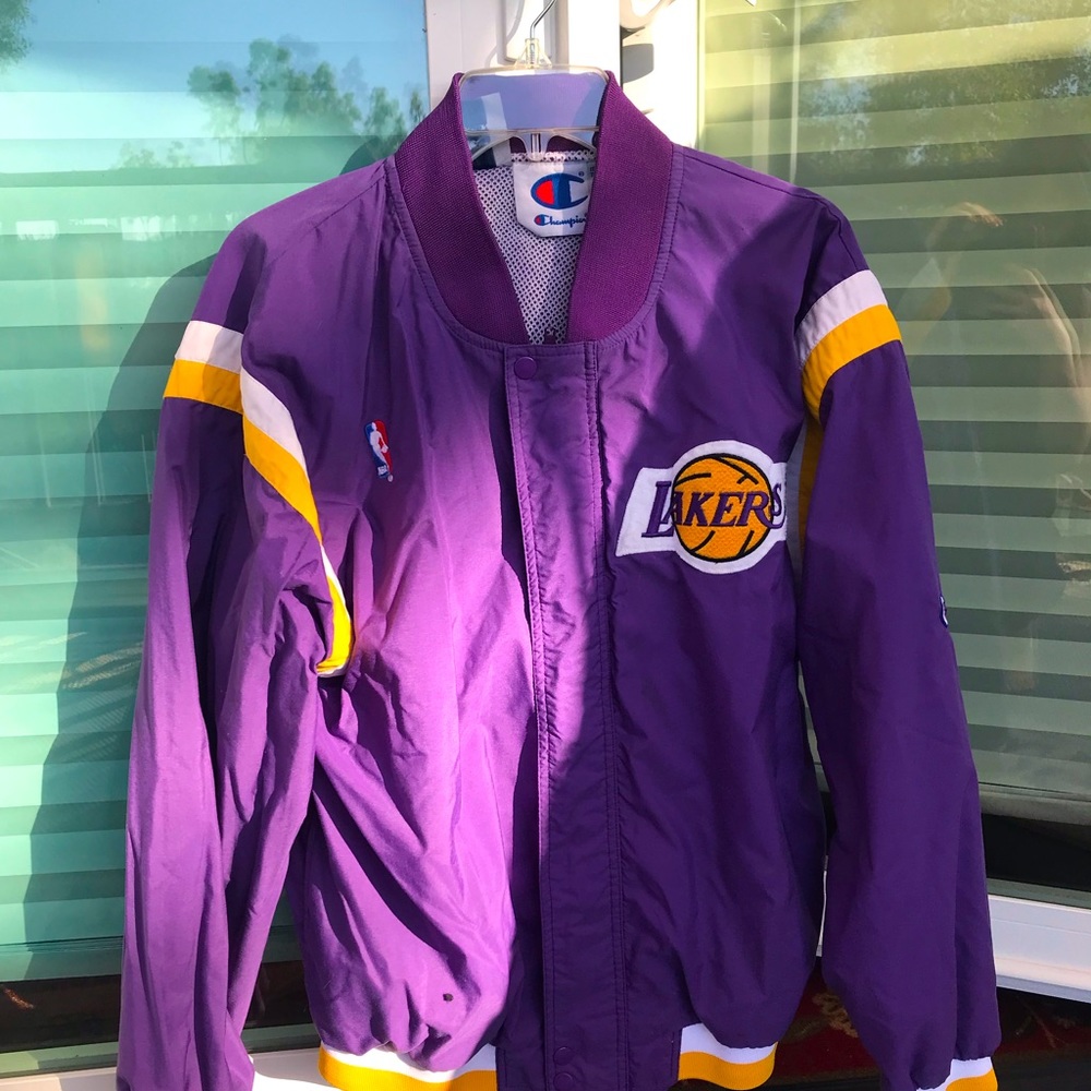 VINTAGE 💛LAKERS💜 CHAMPION MEDIUM MEN’S WINDBREAKER GREAT CONDITION - Picture 2 of 11